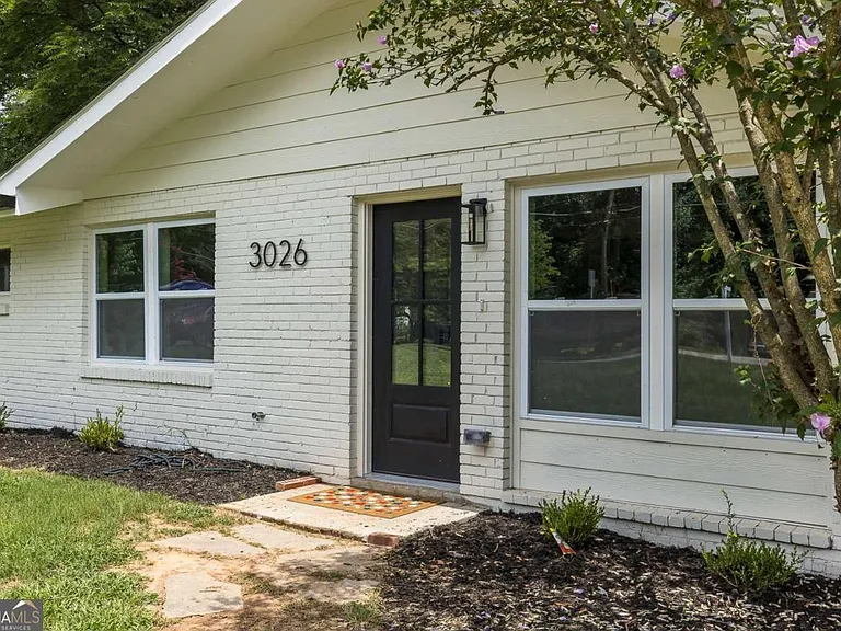 3026 Brook Dr — Photo 5