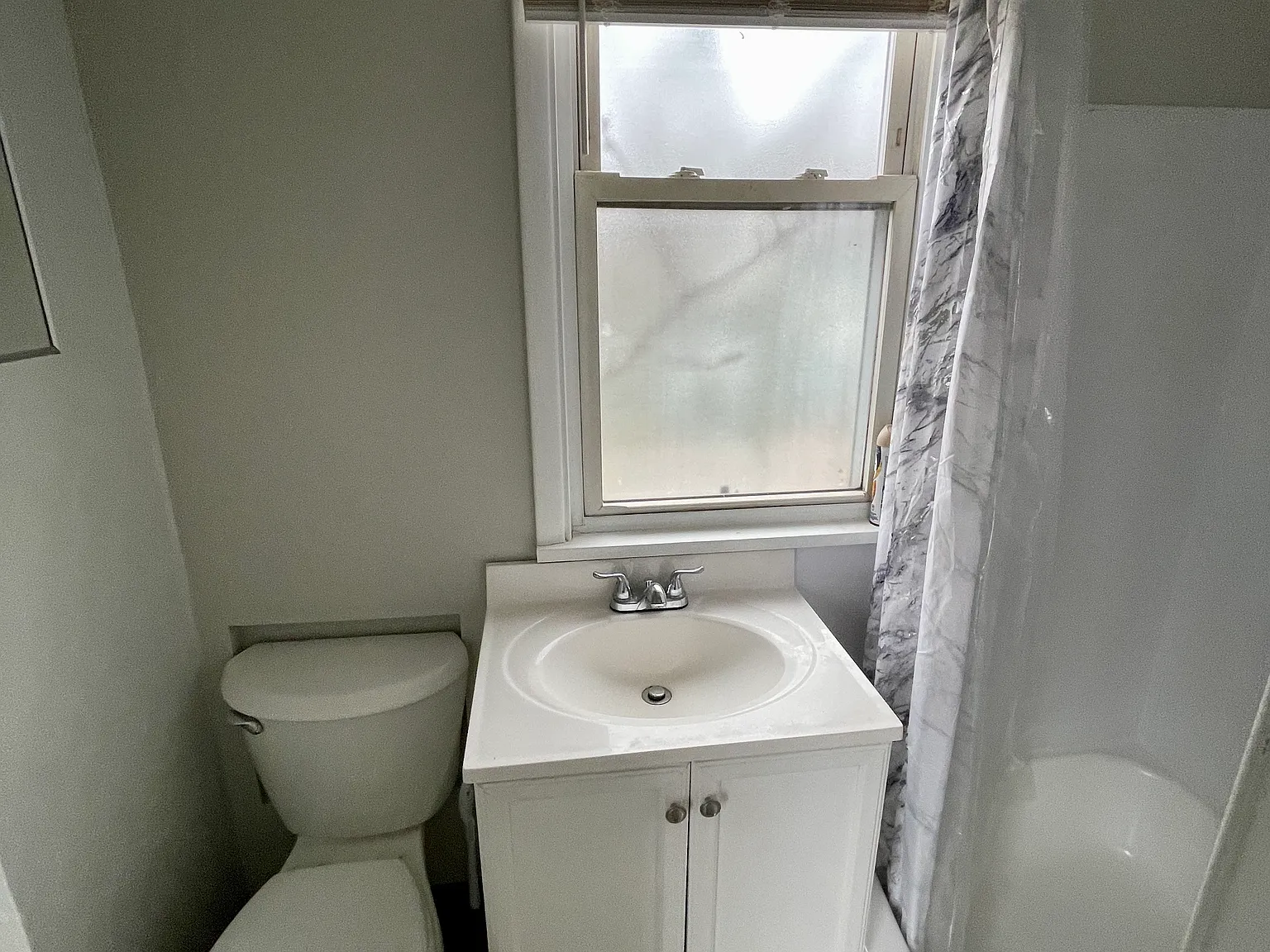 1 bed, 1.0 bath, 850 sqft, $925 — Photo 2