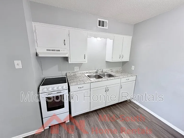 3969 Southlawn Ave #6 — Photo 5