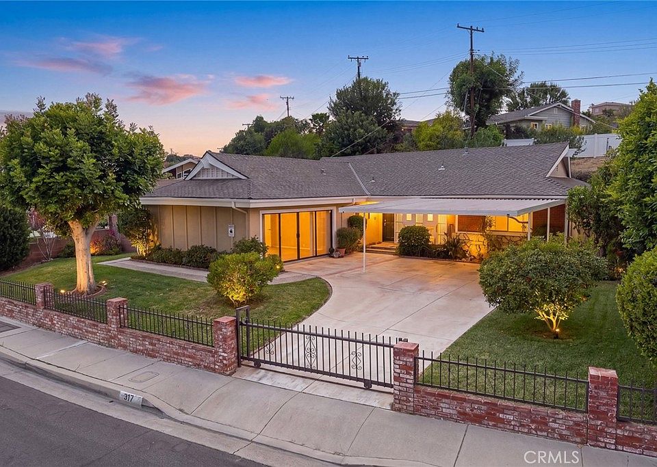 1st image of 317 Casuda Canyon Dr