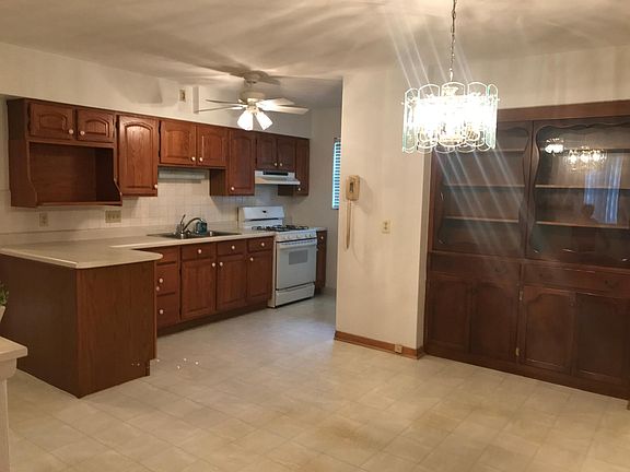 2nd image of 7235 Maeze Ct