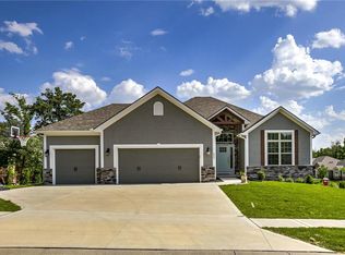 804 SE Hillside Cir, Blue Springs, MO 64014