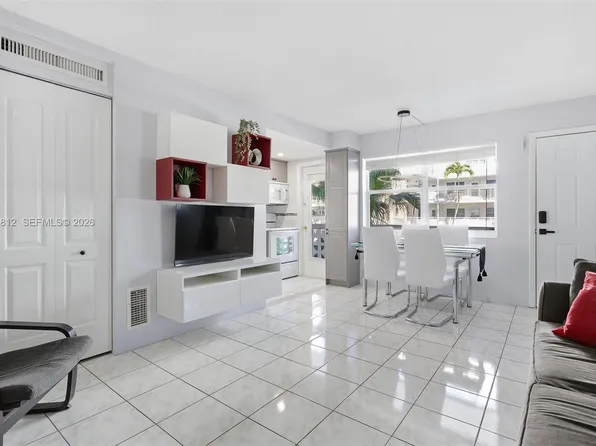 3133 S Ocean Dr APT 218, Hallandale, FL 33009