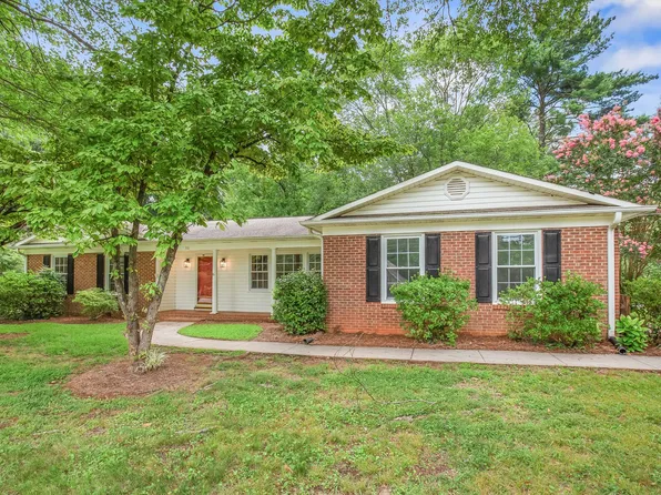 701 N Peace Haven Rd, Winston Salem, NC 27104