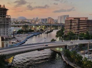 690 SW 1st Ct APT 1722, Miami, FL 33130