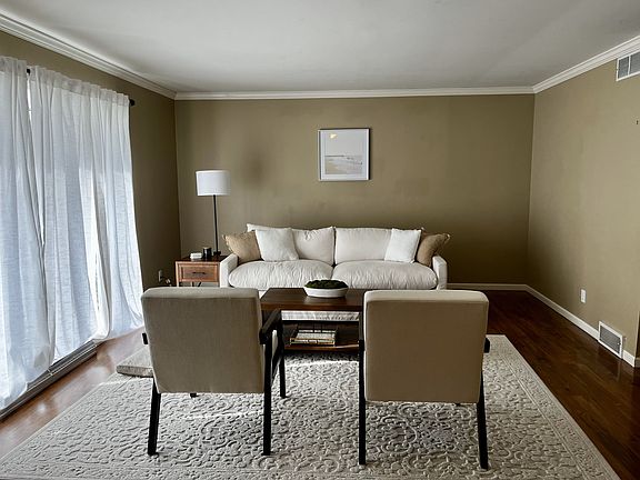 2nd image of 2419 White Oak Trl #2419