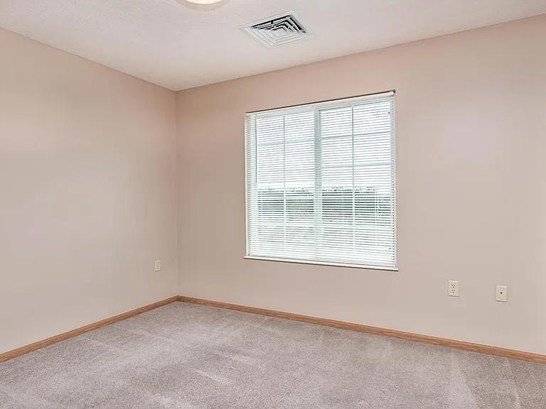 Hickory Hills Residences — Photo 10