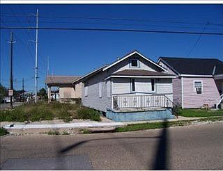 2nd image of 2037 Law St