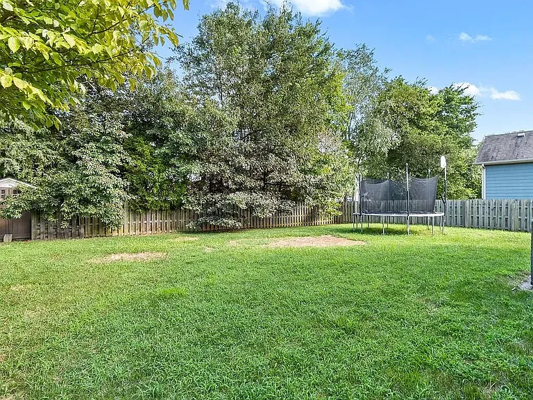 2231 Fairfax Dr — Photo 8
