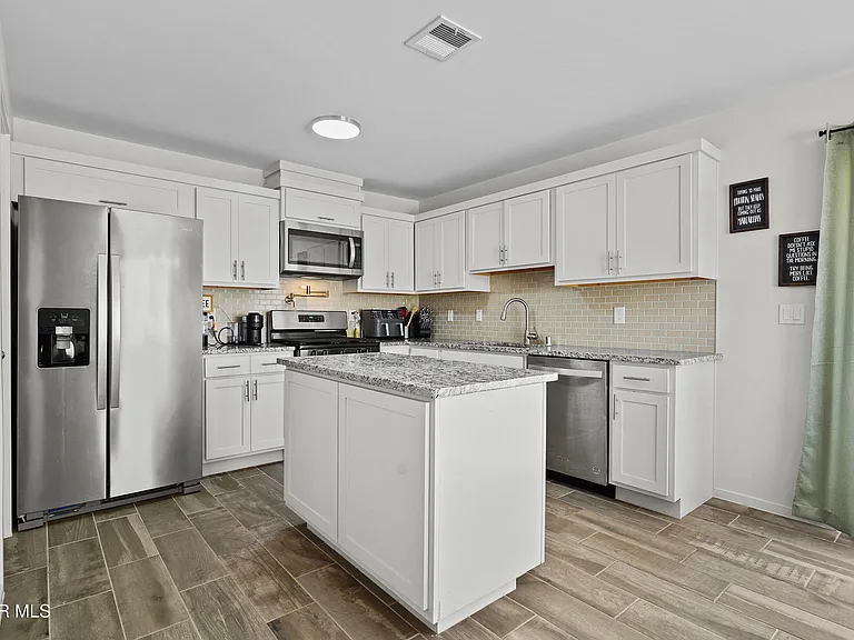 15220 Apex Ct — Photo 8