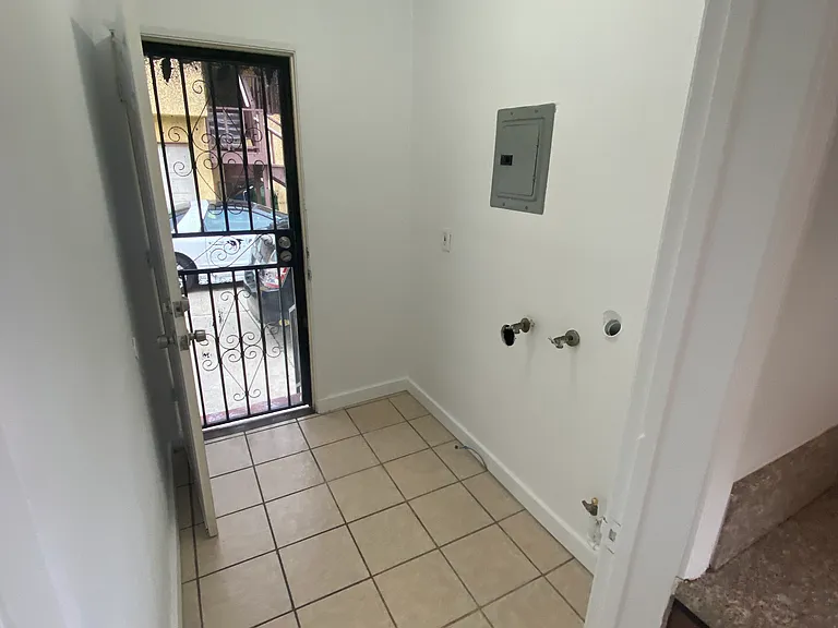 1710 W 82nd St — Photo 11