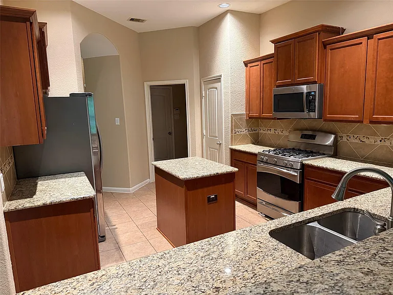 98 Black Swan Pl — Photo 10