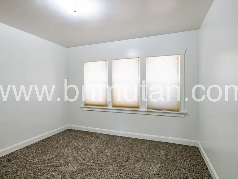 1655 E 900 S — Photo 17