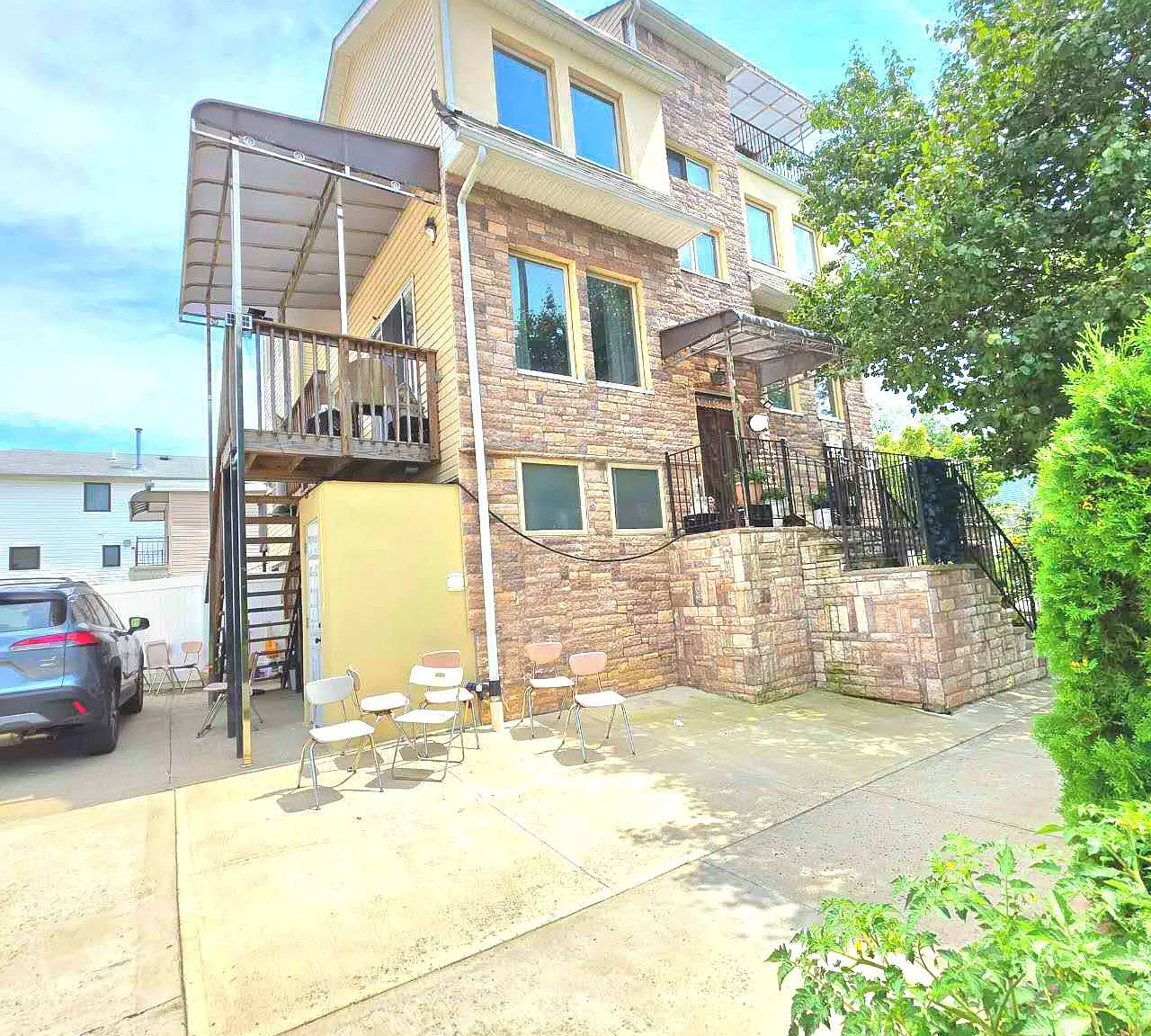 158 Freeborn St — Photo 3