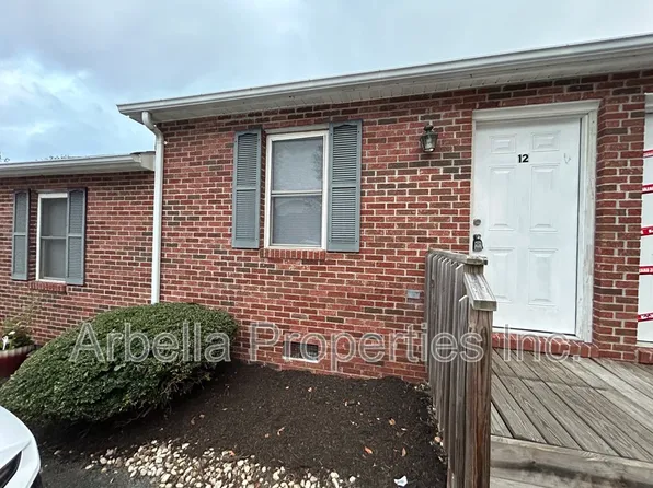 1909 Cherokee Rd, Johnson City, TN