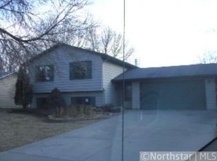 9926 Deerwood Ln N, Maple Grove, MN 55369