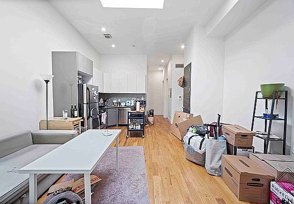 2nd image of 140 Weirfield St #3A