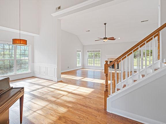 5th image of 348 Red Feather Ln