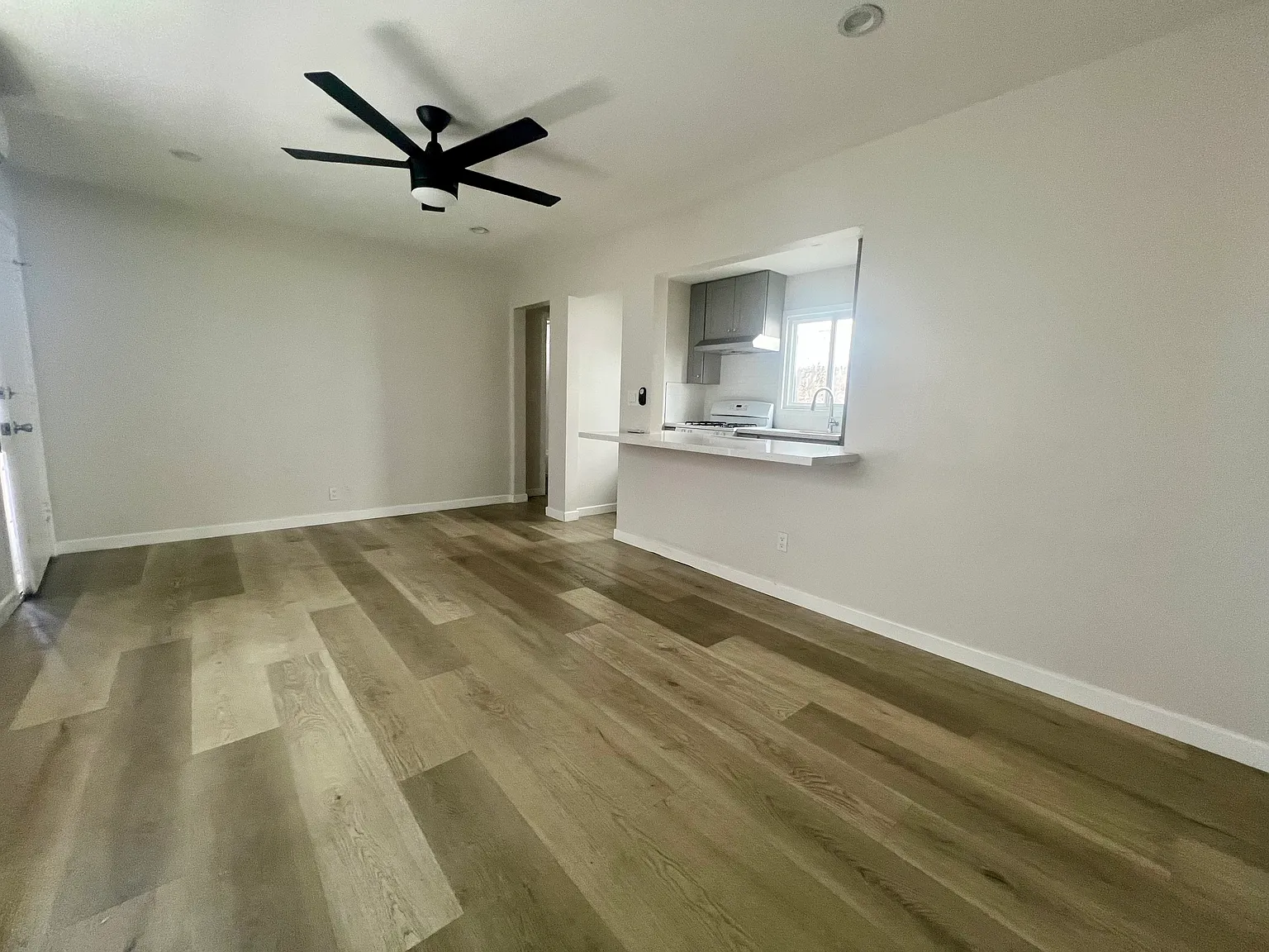 5219 E Ocean Blvd — Photo 3