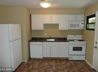 7210 Roanne Dr, Oxon Hill, MD 20745