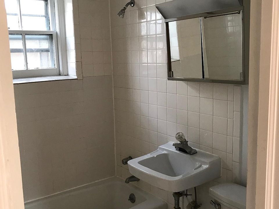 1st image of 226 Linwood Ave #3