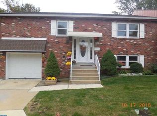 9403 Tulip St, Philadelphia, PA 19114