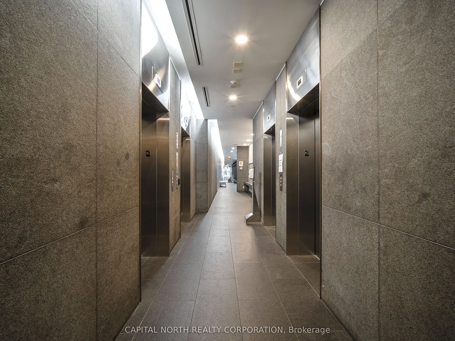 Thompson Residences — Photo 4