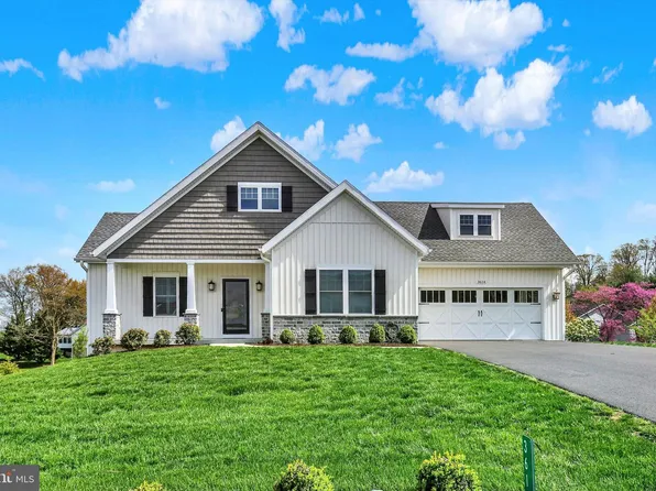 3614 Cascades Dr, Fayetteville, PA 17222