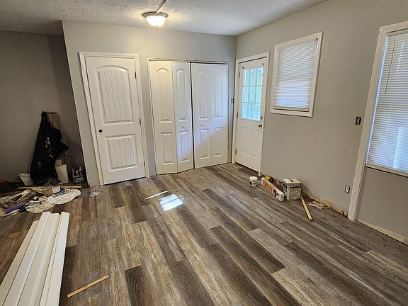 3rd image of 170 Allenwood Cir