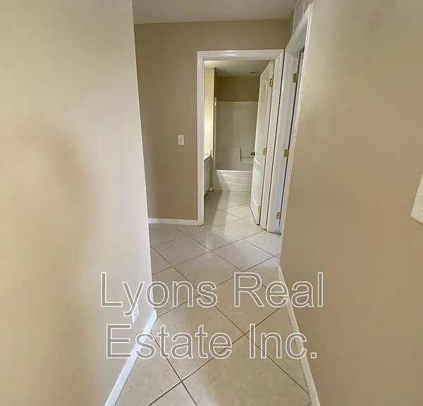 1104 NW 11th Pl — Photo 21