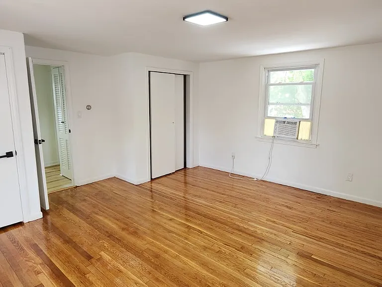 1502 Sunnyfield Dr — Photo 11