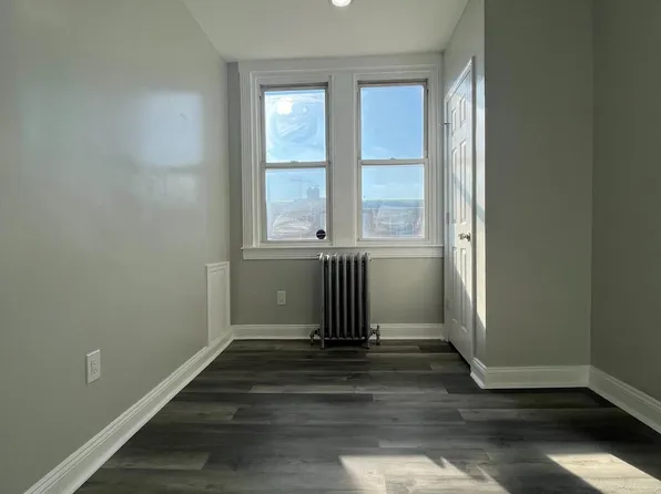 895 Brill St, Philadelphia, PA 19124