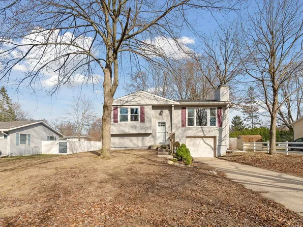 3300 Fairlane St, Midland, MI 48642