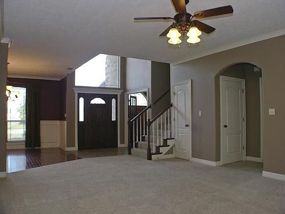 2nd image of 252 Hannah Ln