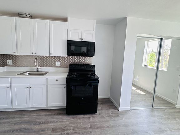5th image of 11460 Killion St #302