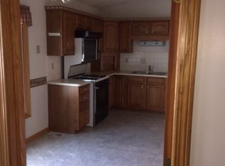 606 N 15th St, Fort Calhoun, NE 68023