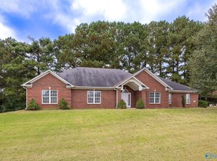 102 High Noon Ln, Huntsville, AL 35806