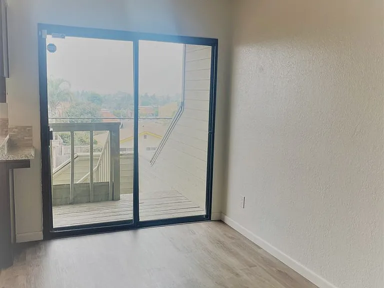 1625 Ramona Ave — Photo 5