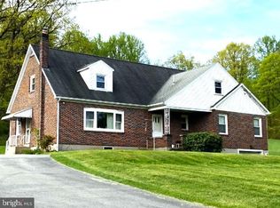 18 Pensinger Ln, Mertztown, PA 19539