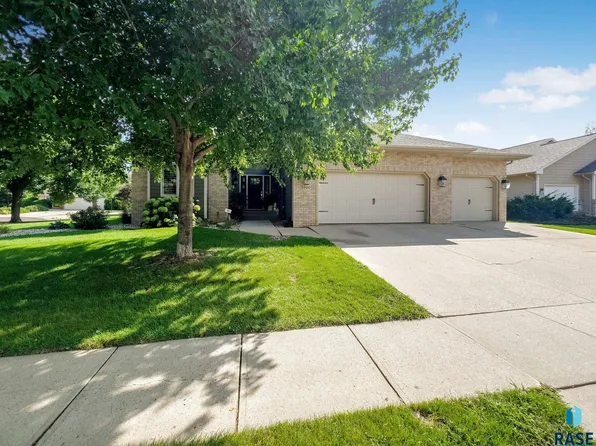 5800 S Tomar Rd, Sioux Falls, SD 57108