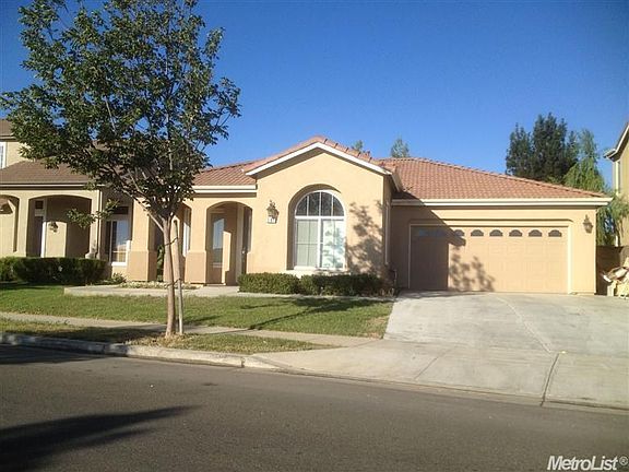 3rd image of 561 Ashwood Ln