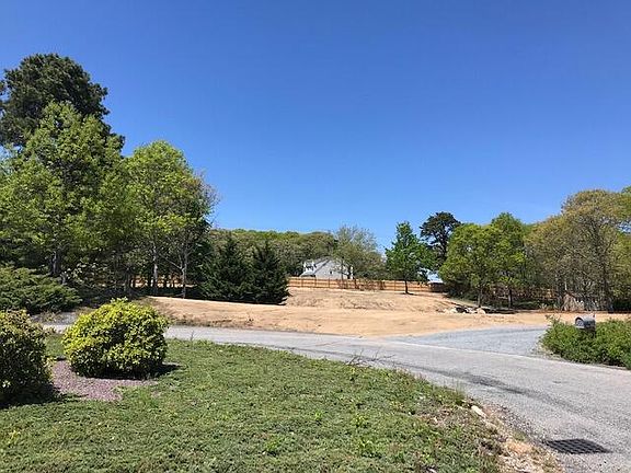 2nd image of 20 Edgewater Drive