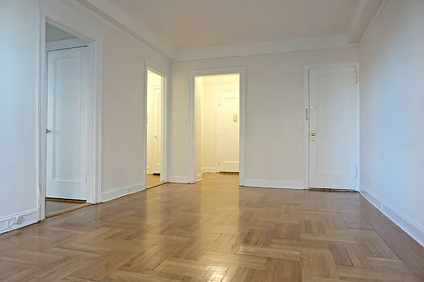 Rented by Metropolitan Equities | media 7