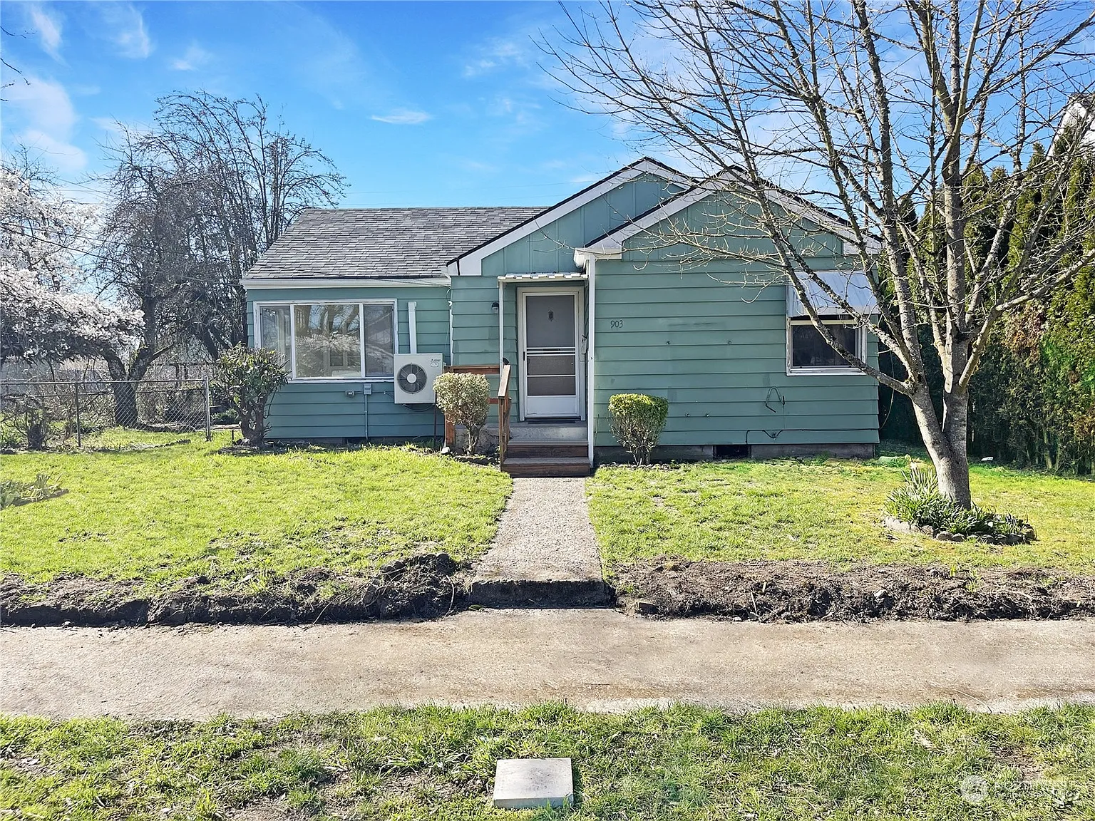 903 S 6th Avenue photo 1