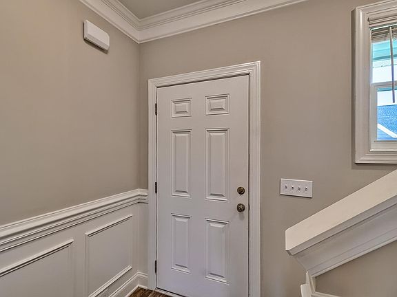 2nd image of 922 Taramore Ln