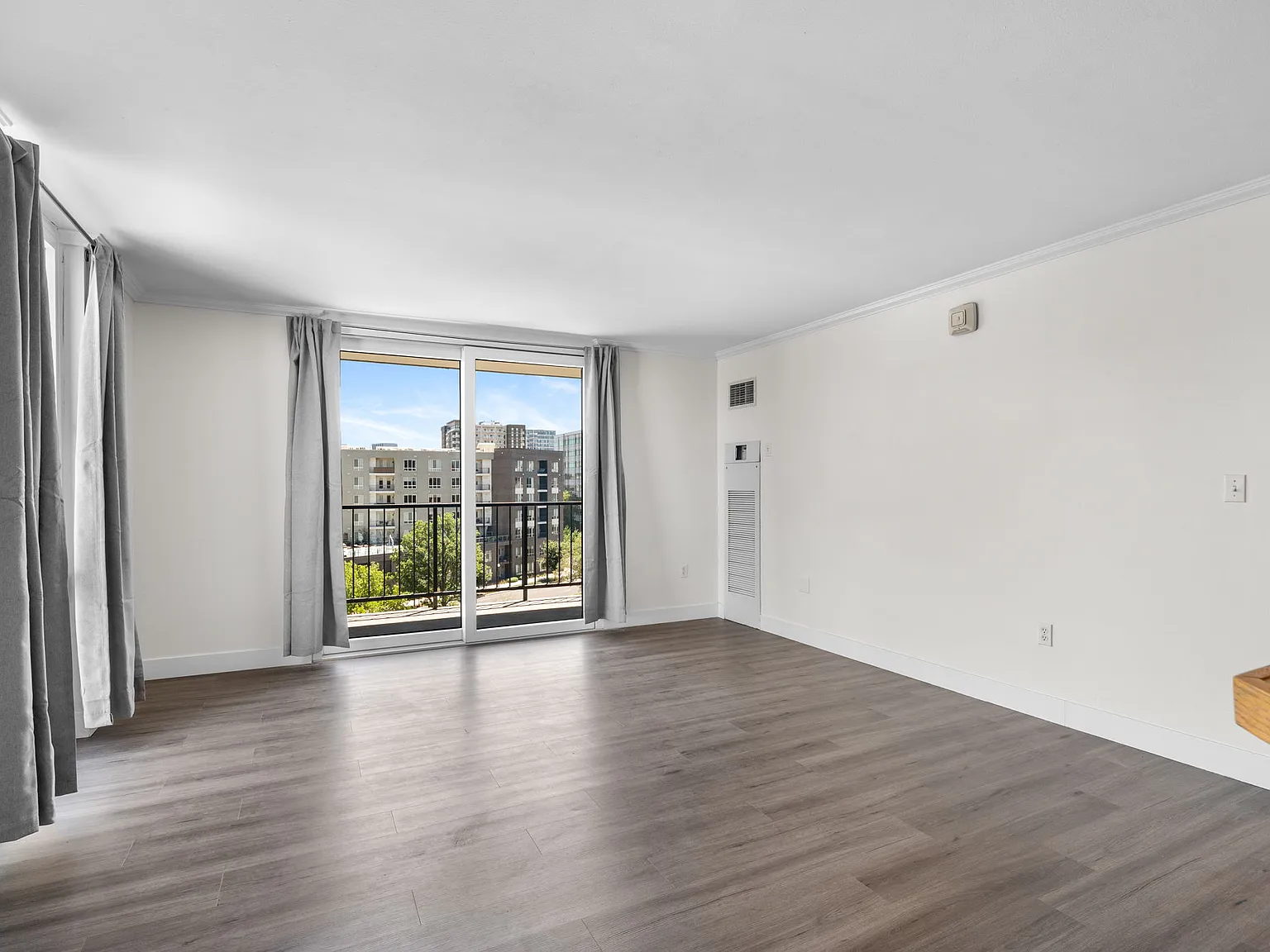 1 bed, 637 sqft, $1,845 — Photo 3