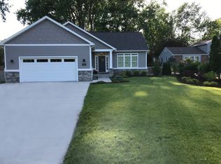1199 N Pine Rd, Essexville, MI