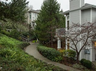 23722 SE Summerhill Ln, Issaquah, WA 98029