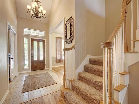 5th image of 2022 Wood Glen Dr