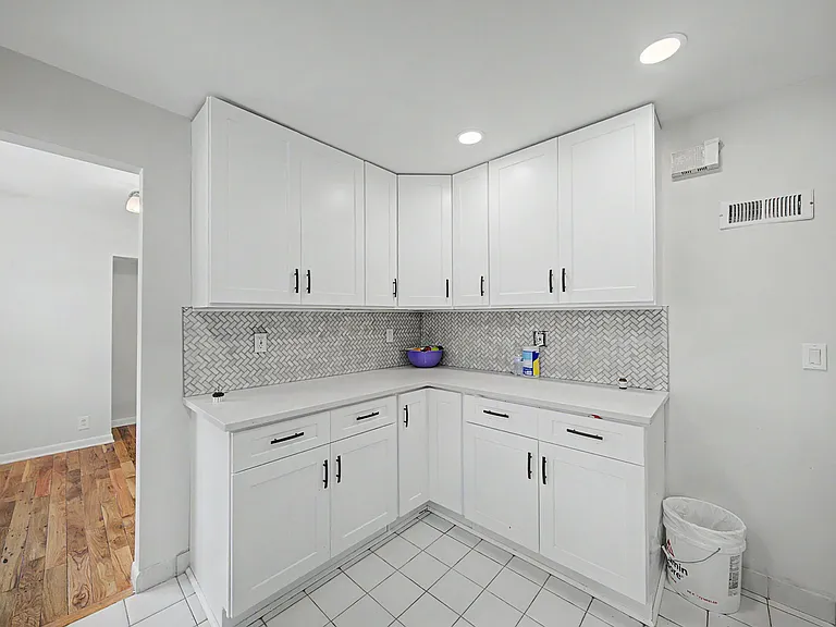35-10 Lindsay Rd — Photo 11